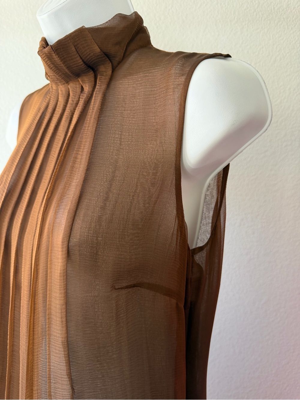 AKRIS 100% Silk Chocolate Brown Pleated Blouse Size 6 - Picture 4 of 16